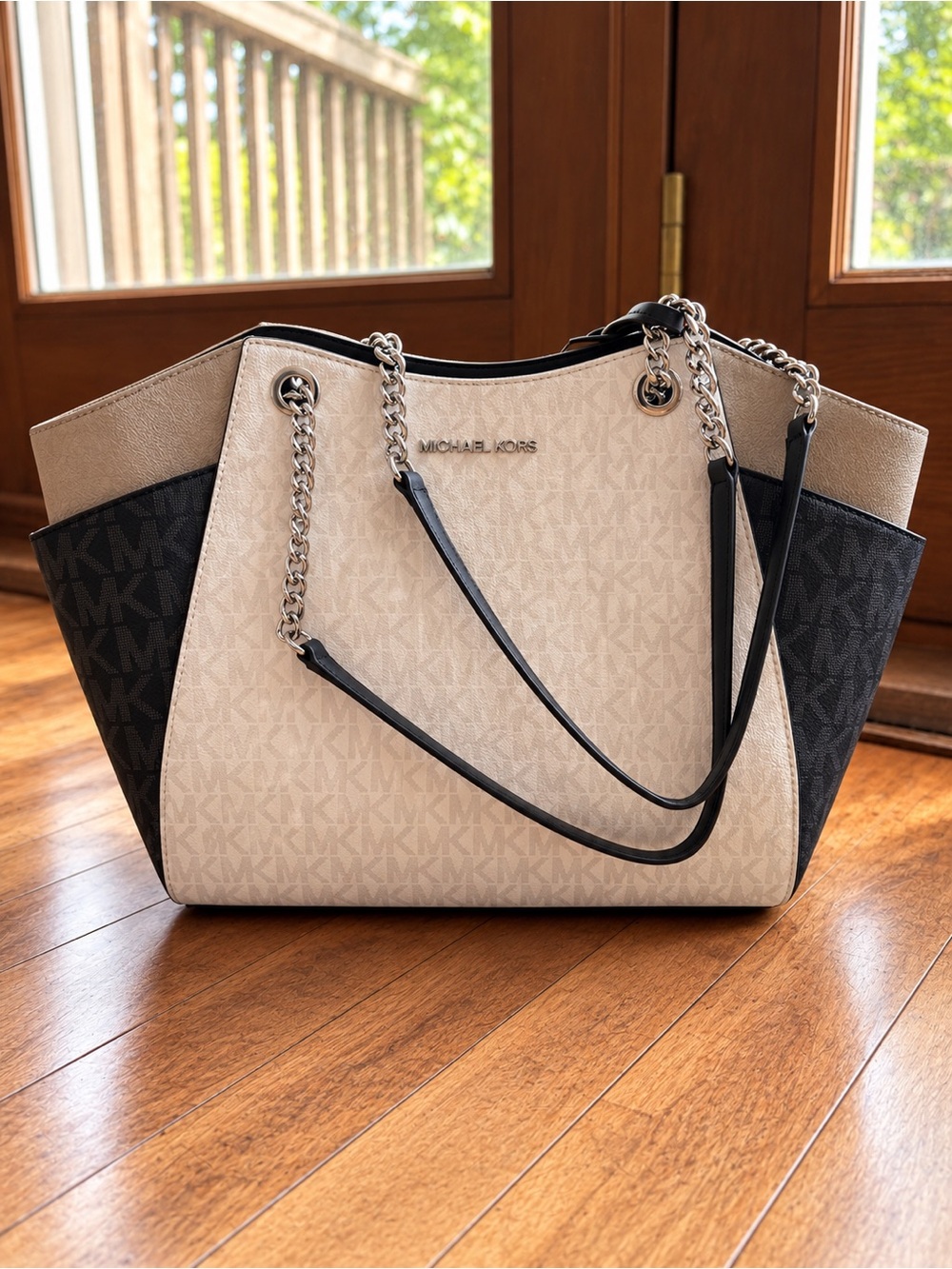 Michael Kors Voyager Large Color-Block Signature Logo Tote Bag